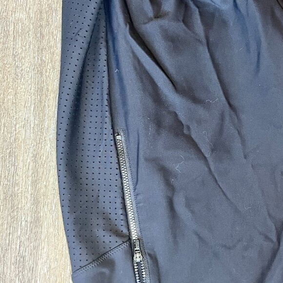 Athleta 3/4 Crop Leggings – Black - Picture 3 of 4